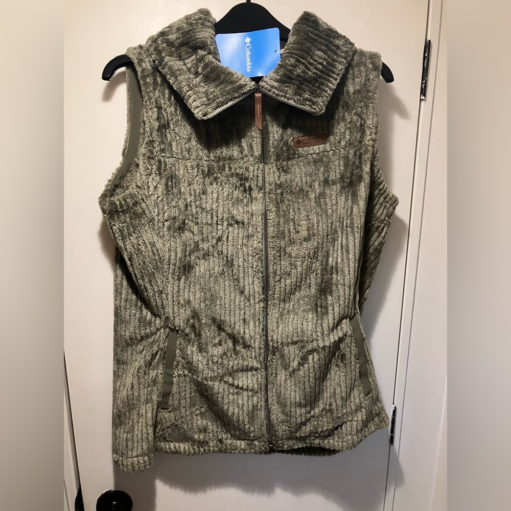 New with tags, green, Columbia vest